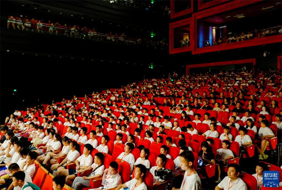 8月1日拍攝的第九屆中國國際低音銅管藝術(shù)節(jié)暨第五屆低音銅管大獎賽開幕式現(xiàn)場。新華社記者 劉潺 攝