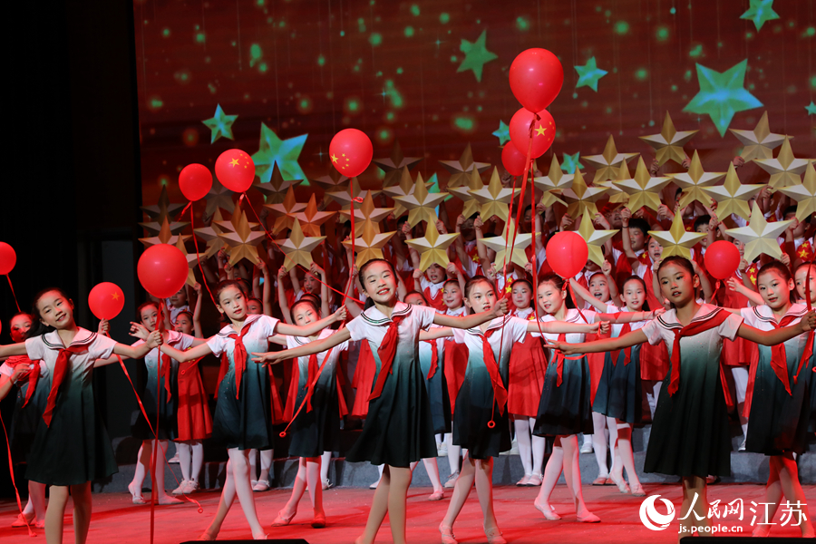 來自淮安市周恩來紅軍小學(xué)的童聲合唱《新時代的好少年》。人民網(wǎng) 張瀚天攝