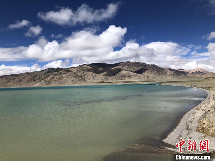 西藏阿里的高原湖泊別若錯(cuò)(又稱(chēng)別若則錯(cuò))海拔約4470米?！?lt;a target='_blank' href='/'><p  align=