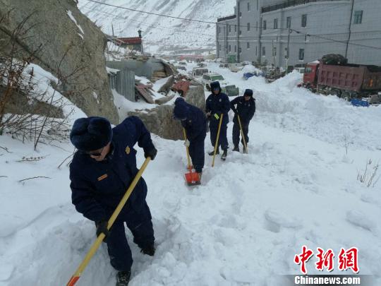 春節(jié)、藏歷年期間西藏消防堅守崗位保民眾安穩(wěn)過年