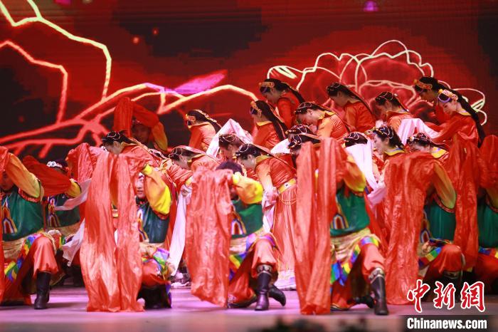 圖為農(nóng)行西藏分行演出現(xiàn)場。　農(nóng)行西藏分行 供圖