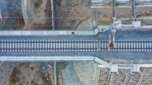 拉林鐵路建設(shè)中，有這樣一對“父子兵”！